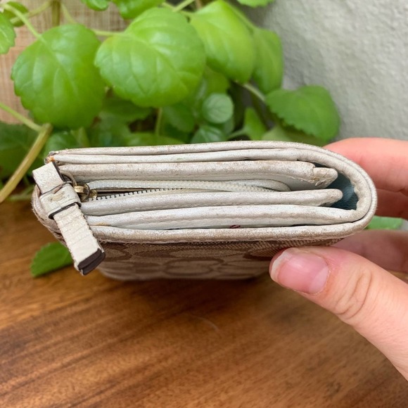 Coach white and blue leather fold over wallet - Picture 5 of 8